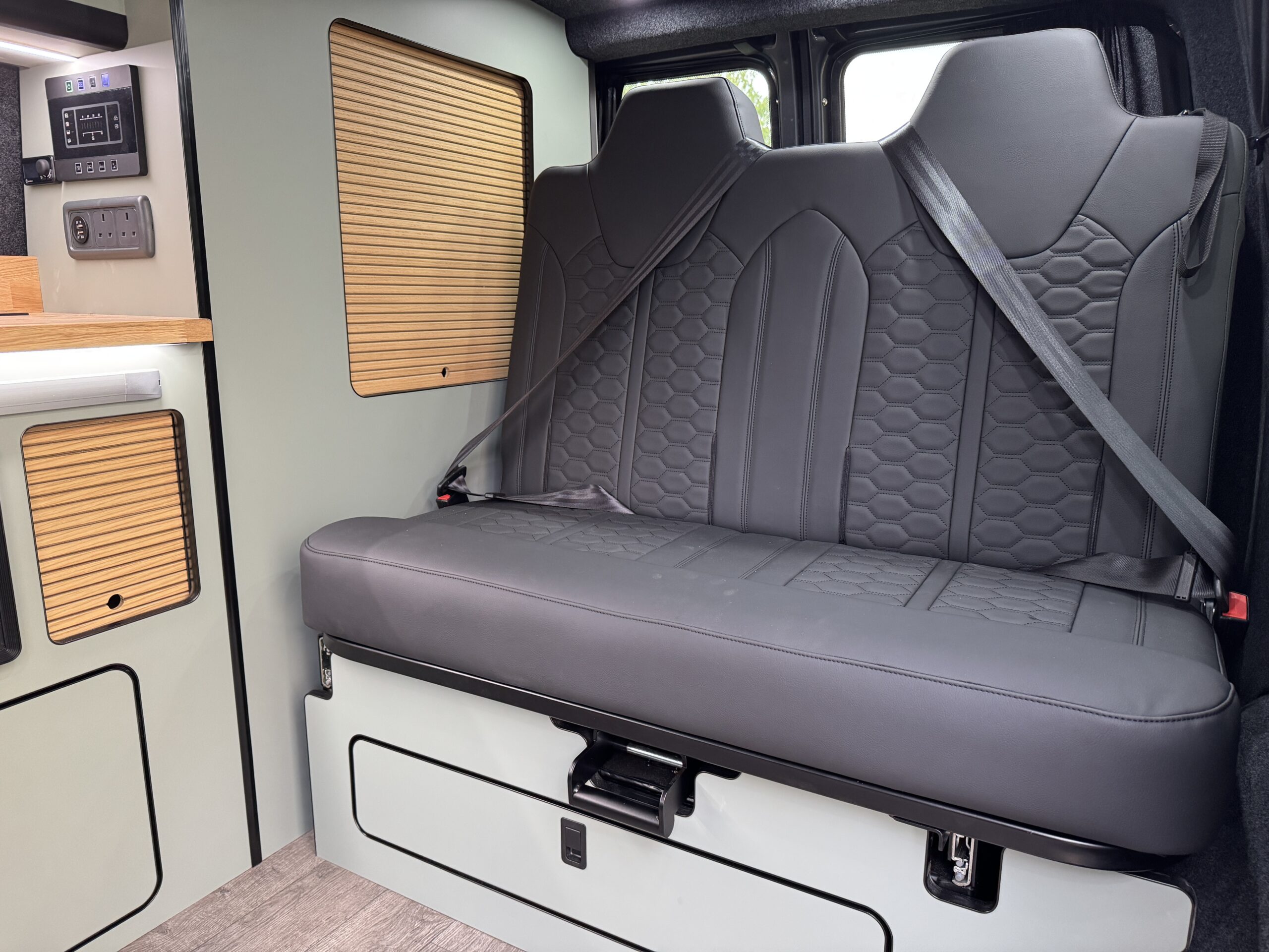 Volkswagen T6.1 Campervan Trek Edition (Stealth)