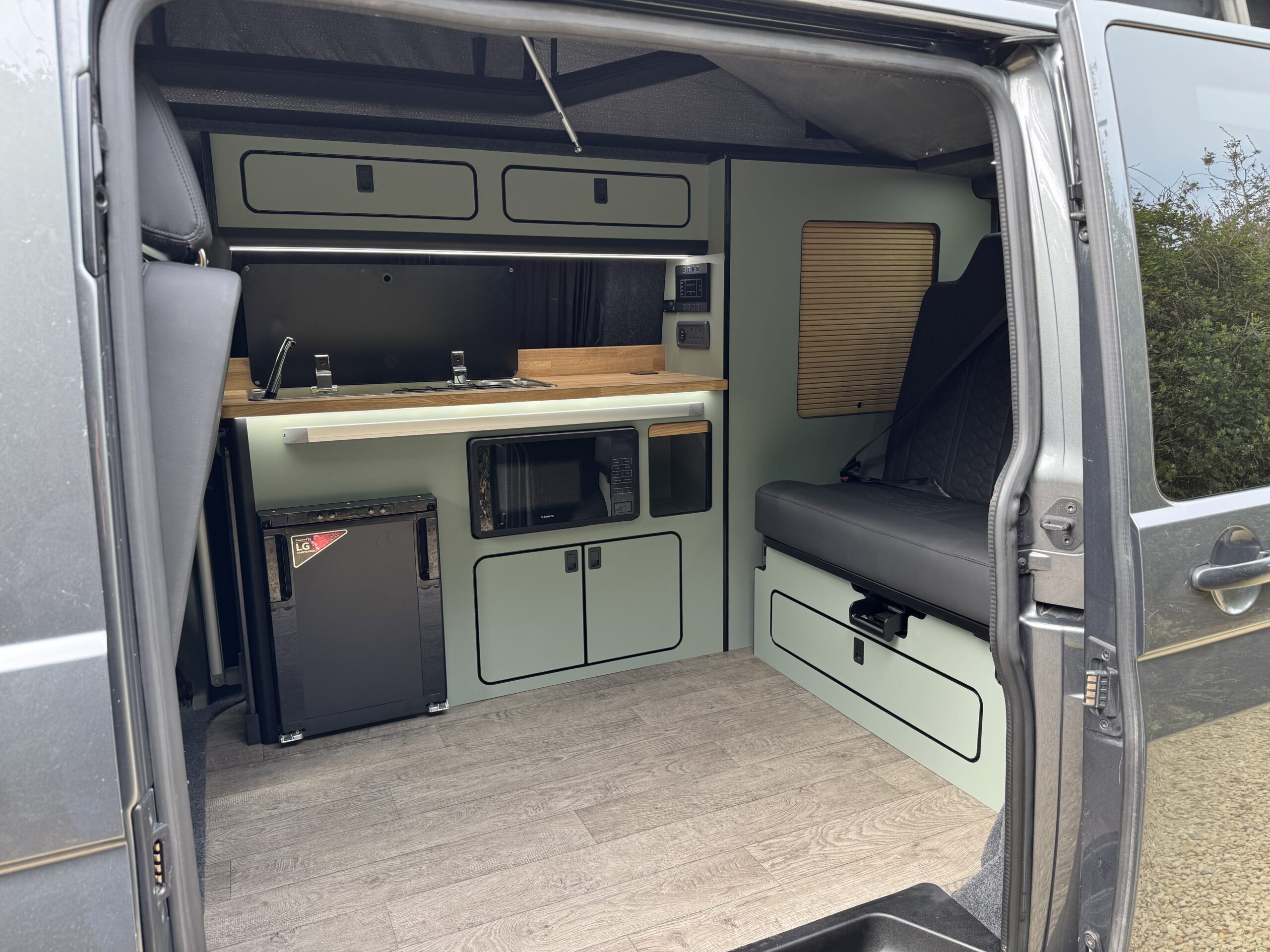 Volkswagen T6.1 Campervan Trek Edition (Stealth)