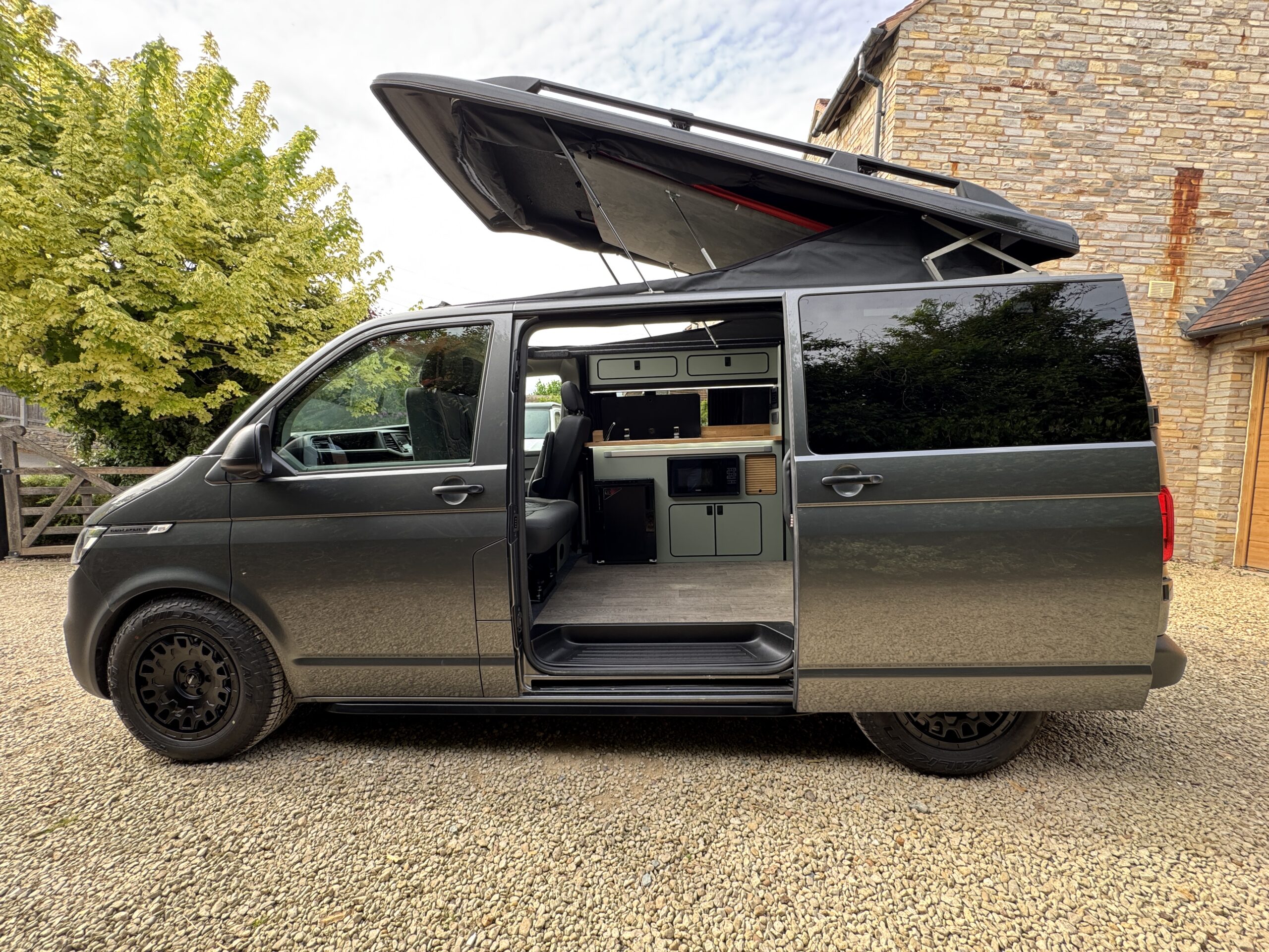 Volkswagen T6.1 Campervan Trek Edition (Stealth)