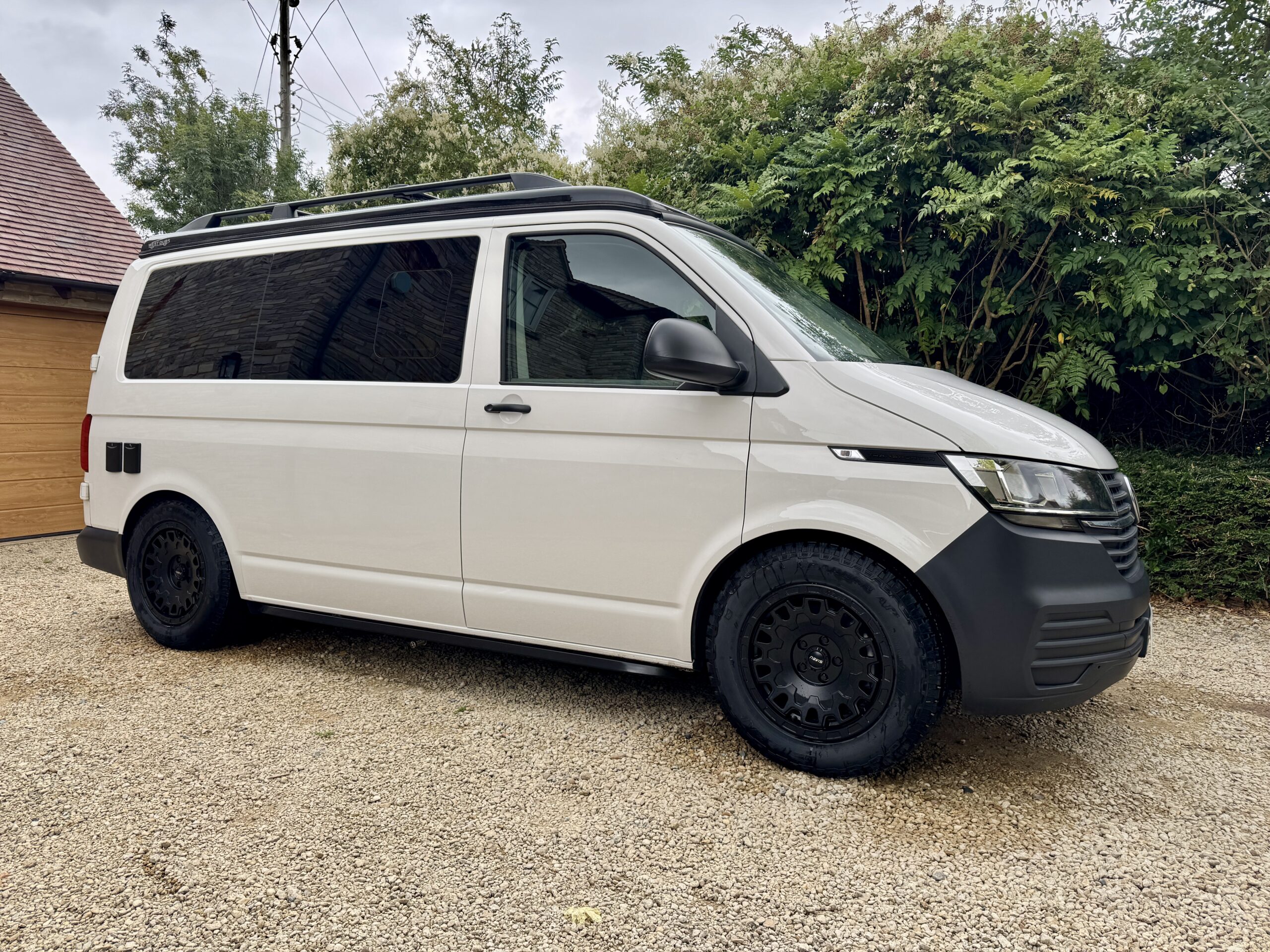 Volkswagen T6.1 Campervan Trek Edition (Apollo)