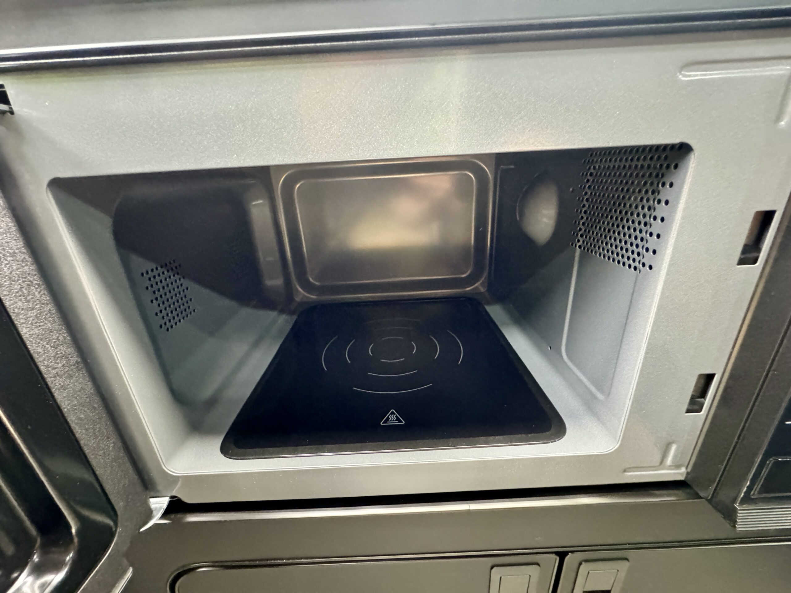 Volkswagen T6.1 Campervan Trek Edition (Apollo)